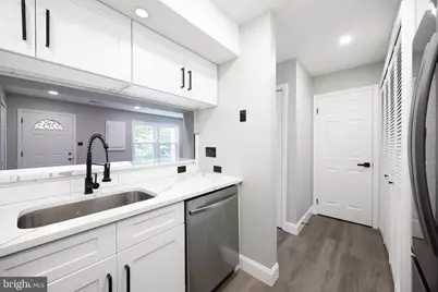 6034 Netherton Street, Centreville, VA 20120 - Photo 5