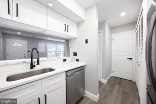 6034 Netherton St, Centreville, VA 20120 - Photo 5