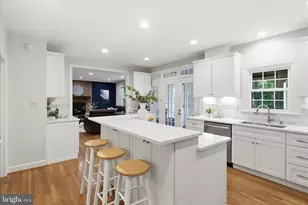 10820 Fieldwood Dr, Fairfax, VA 22030 - Photo 13