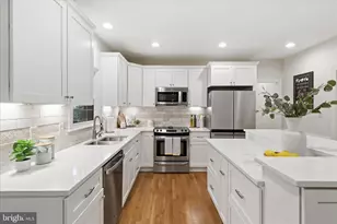 10820 Fieldwood Dr, Fairfax, VA 22030 - Photo 11