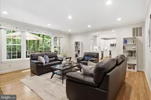 10820 Fieldwood Dr, Fairfax, VA 22030 - Photo 17