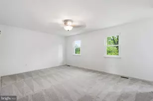 1300 Bayshire Ln, Herndon, VA 20170 - Photo 13