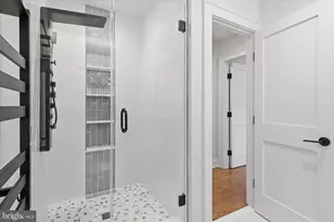 5921 Chesterbrook Rd, McLean, VA 22101 - Photo 51