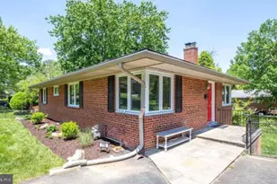 7110 Murray Ln, Annandale, VA 22003 - Photo 1