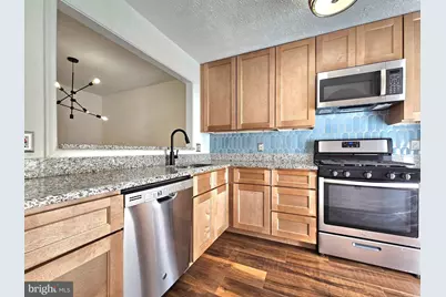 7660 Willow Point Drive, Falls Church, VA 22042 - Photo 3