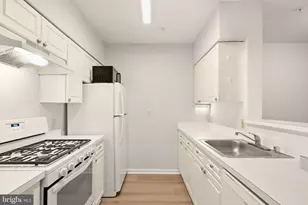 12919 Alton Square, Herndon, VA 20170 - Photo 9