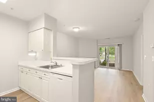 12919 Alton Square, Herndon, VA 20170 - Photo 7