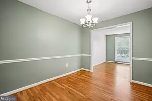 7018 Bradwood Ct, Springfield, VA 22151 - Photo 9