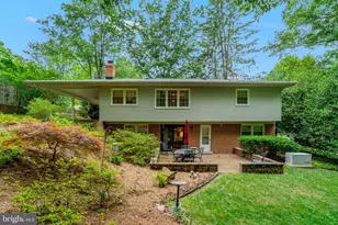 8422 Georgian Way, Annandale, VA 22003 - Photo 11