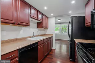 6324 Lightburn Ct, Centreville, VA 20121 - Photo 9