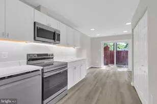 10669 Spring Oak Ct, Burke, VA 22015 - Photo 11