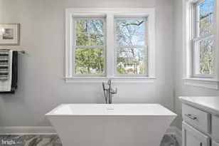 115 St Andrews Dr NE, Vienna, VA 22180 - Photo 17