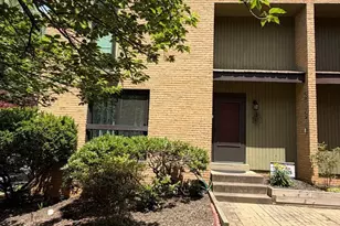 3131 Guysborough Dr, Fairfax, VA 22031 - Photo 1