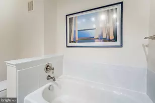 7046 Falls Reach Dr, Falls Church, VA 22043 - Photo 23