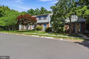 1660 Harvest Green Ct, Reston, VA 20194 - Photo 3