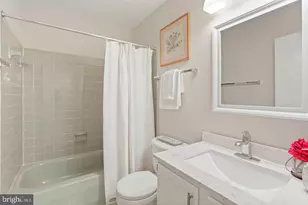 6571 Snowbell Ln, Falls Church, VA 22042 - Photo 11