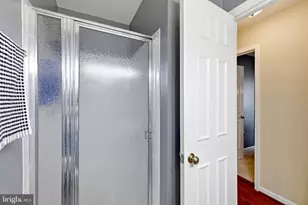 10208 Ashbrooke Ct, Oakton, VA 22124 - Photo 19