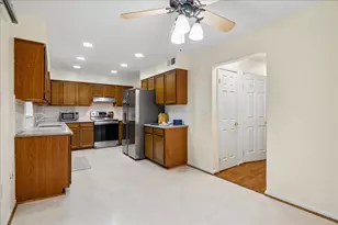 7408 Spring Tree Dr, Springfield, VA 22153 - Photo 5