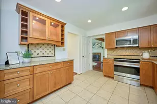 5631 Fort Corloran Dr, Burke, VA 22015 - Photo 9