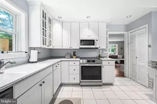 6237 Cheryl Dr, Falls Church, VA 22044 - Photo 15