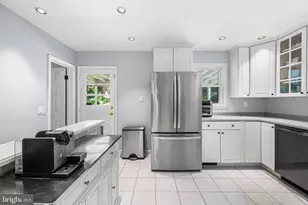 6237 Cheryl Dr, Falls Church, VA 22044 - Photo 13