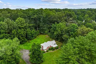 10622 Vale Rd, Oakton, VA 22124 - Photo 5