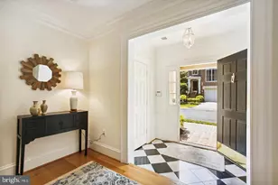 7022 Little Leaf Linden Ln, McLean, VA 22101 - Photo 3