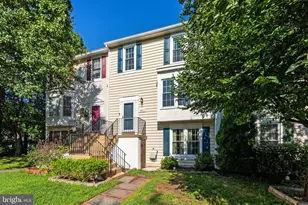 14519 Sully Lake Ct, Centreville, VA 20120 - Photo 3