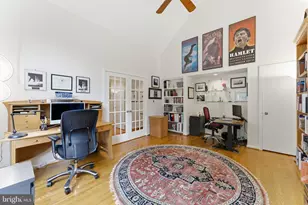1608 Woodstock Ln, Reston, VA 20194 - Photo 23