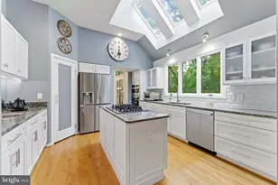 1608 Woodstock Ln, Reston, VA 20194 - Photo 7