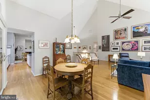 1608 Woodstock Ln, Reston, VA 20194 - Photo 13