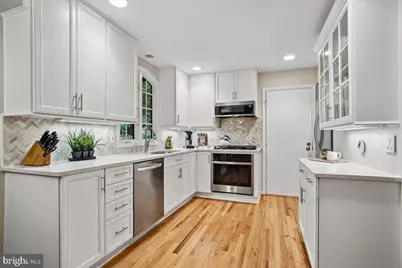 4915 Shadow Valley Drive, Fairfax, VA 22030 - Photo 19
