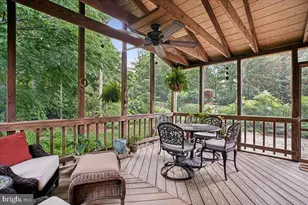 4915 Shadow Valley Dr, Fairfax, VA 22030 - Photo 35