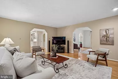 4915 Shadow Valley Drive, Fairfax, VA 22030 - Photo 11