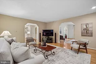 4915 Shadow Valley Dr, Fairfax, VA 22030 - Photo 11