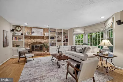 4915 Shadow Valley Drive, Fairfax, VA 22030 - Photo 13