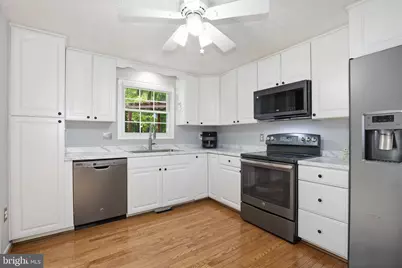 7625 Sheffield Green Way, Lorton, VA 22079 - Photo 9