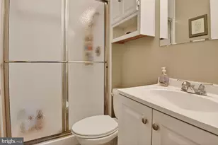 7716 Tiverton Dr, Springfield, VA 22152 - Photo 9