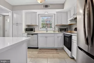 7716 Tiverton Dr, Springfield, VA 22152 - Photo 5