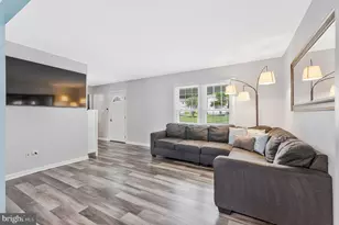 5636 Fort Corloran Dr, Burke, VA 22015 - Photo 5