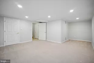 1877 Post Oak Trail, Reston, VA 20191 - Photo 37