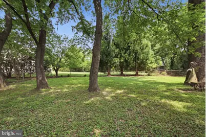 511 Malcolm Road NW, Vienna, VA 22180 - Photo 15