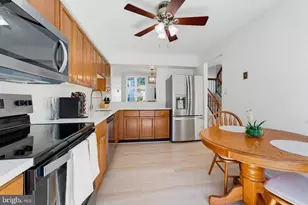 5849 Wye Oak Commons Ct, Burke, VA 22015 - Photo 7