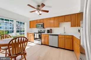 5849 Wye Oak Commons Ct, Burke, VA 22015 - Photo 5