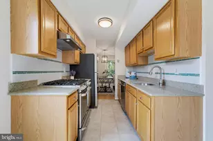 4918 Van Walbeek Pl, Annandale, VA 22003 - Photo 7