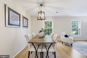 4918 Van Walbeek Pl, Annandale, VA 22003 - Photo 9
