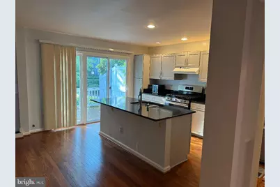 12097 Edgemere Circle, Reston, VA 20190 - Photo 5