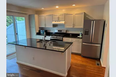 12097 Edgemere Circle, Reston, VA 20190 - Photo 11