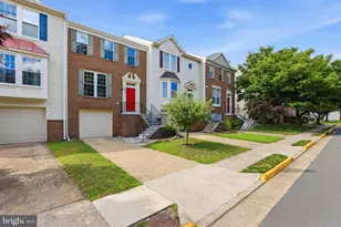 6428 Overcoat Ln, Centreville, VA 20121 - Photo 3