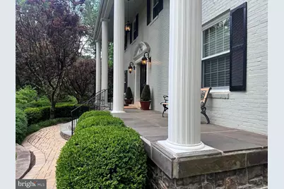 304 Chesapeake Drive, Great Falls, VA 22066 - Photo 3